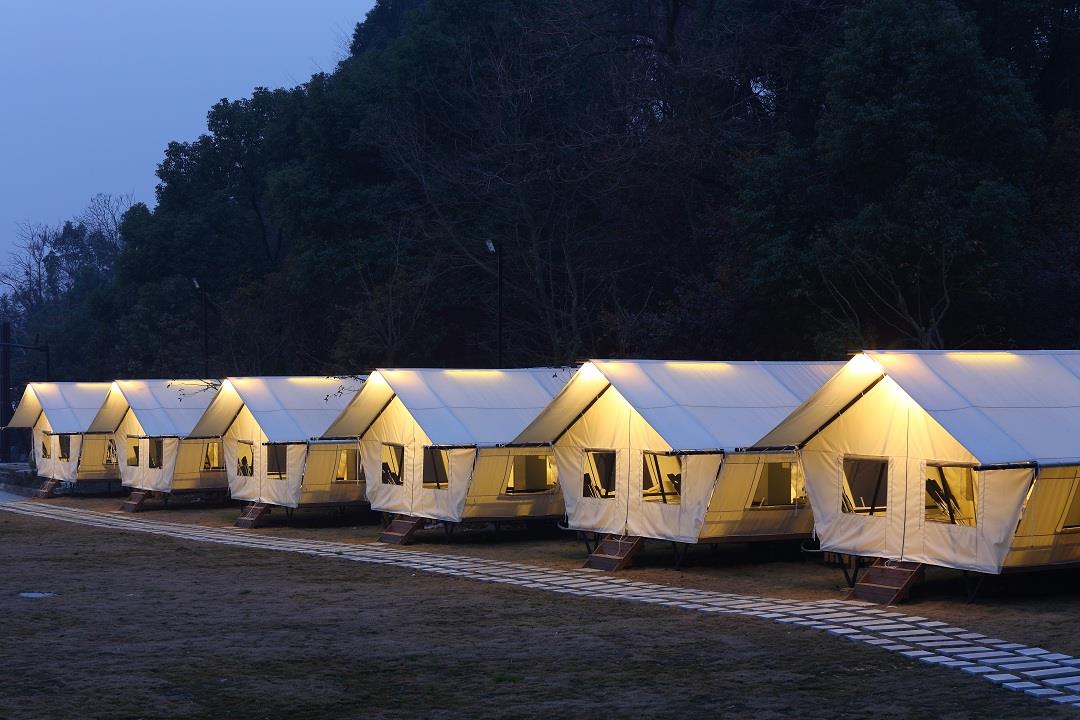 Off Grid solar power station for Camping Hotel